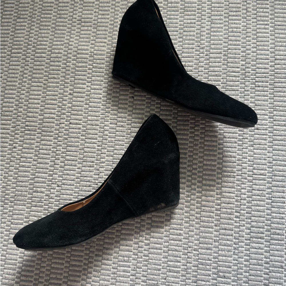 🔥3/$15 Black Suede Wedge Shoes women size 9